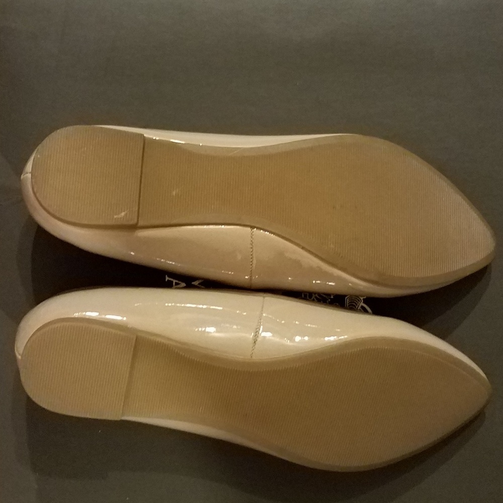 Nude flats - Picture 2 of 2
